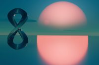 Escultura del símbolo del infinito frente a un sol rosado sobre el mar
