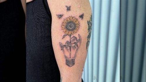 20 Beautiful Floral Tattoo Designs to Celebrate New Beginnings in Life
