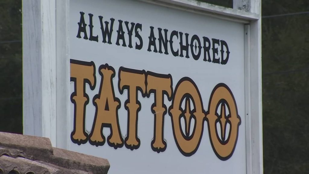DeLand inks change to allow tattoo parlors for the first